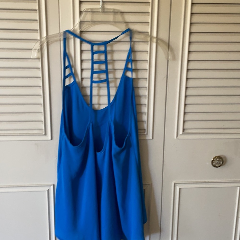 Lush Tank Top - Picture 2 of 3